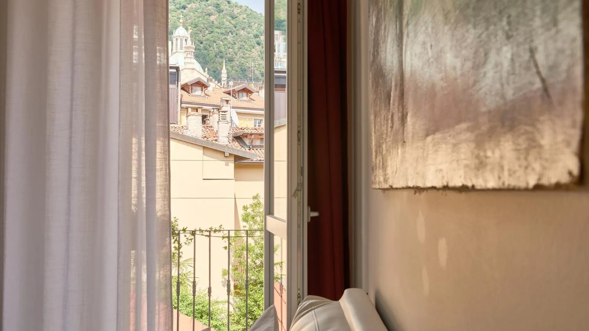 23 Lake Sweet Home Como Apartment